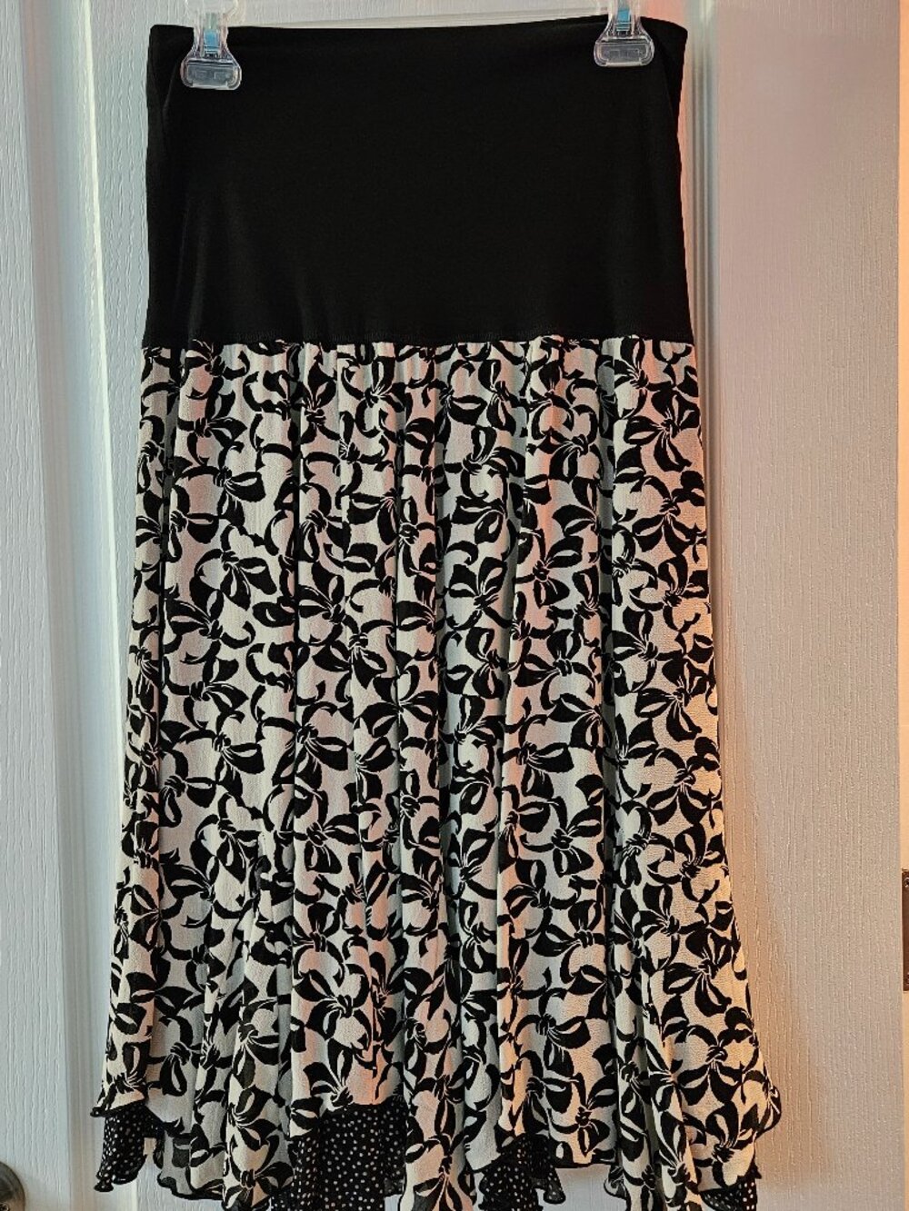 VINTAGE CAbi REVERSIBLE black/cream skirt - Sz M